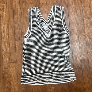 Evereve Black and White Houndstooth Tank Top